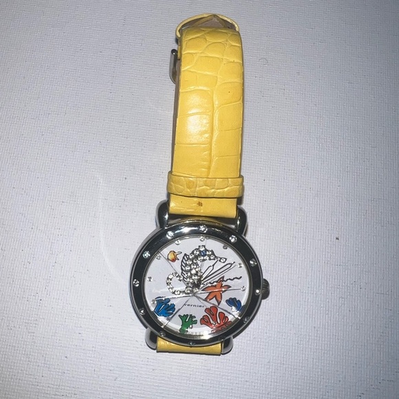 ♦️ Yellow Leather Strap Women's Watch - Picture 4 of 5